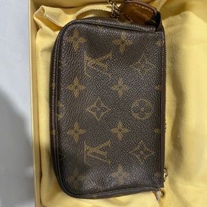SOLD!! Louis Vuitton mini pochette
